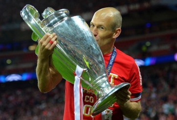 Danh thủ có 'đôi chân pha lê' tuyên bố giải nghệ