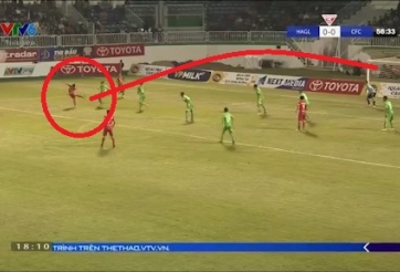 VIDEO: Pha cứa lòng tinh tế của Văn Thanh mở tỷ số cho HAGL