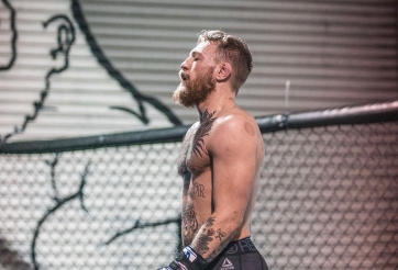 Conor và Khabib chính thức đối mặt nhau lần đầu tiên trước thềm UFC 229