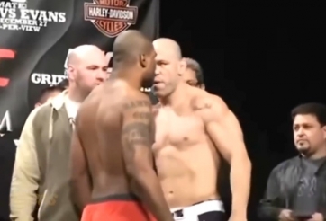 VIDEO Đáng sợ khi các võ sĩ MMA mất kiểm soát và nổi điên