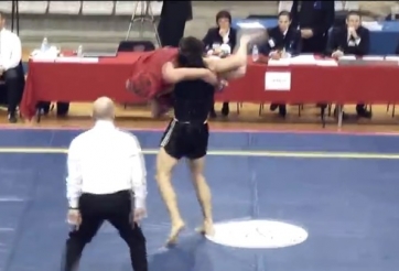 VIDEO Mãn nhãn với khả năng bốc vật của Tán Thủ