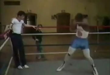 VIDEO Tốc độ kinh hoàng của Mike Tyson