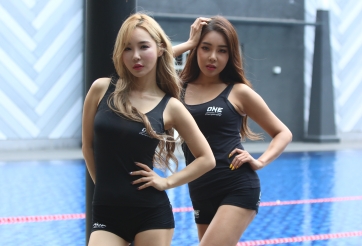 VIDEO: Dàn Ring Girl ONE Championship chúc ĐTVN vô địch AFF Cup 2018