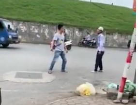 Hỗn chiến dao-nhị khúc tại Long Biên :'Chuyện thật không như phim'