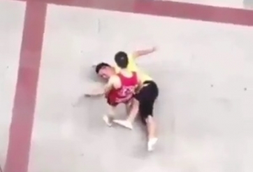 VIDEO Tự vệ, võ sĩ Trung quốc đánh đối thủ đến tử vong