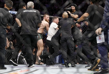 Thấy Conor 'nhiều chuyện', Khabib nhắc lại việc 'hội đồng' đối thủ tại UFC 229 