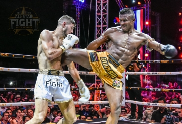 FULL TRẬN: 'Thánh Muay' Buakaw Banchamek tái xuất, hạ gục đối thủ Đan Mạch