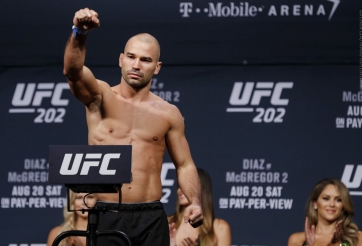 Bị UFC sa thải, Artem Lobov nhắm tới ... Buakaw và Saenchai