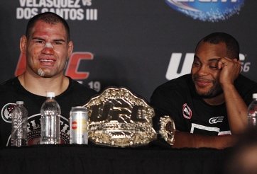 Daniel Cormier: 'Rồi một ngày Cain sẽ trở lại ngôi vô địch'