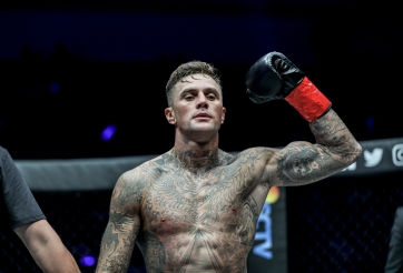 'Nam thần Kickboxing' Nieky Holzken - Biểu tượng mới của ONE Championship