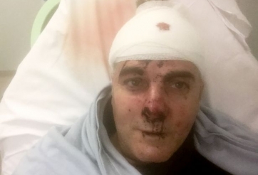 Người cha dùng MMA một mình bảo vệ con trai khỏi 5 tên cướp có vũ khí