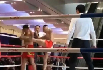 Chấp 1 chân 1 tay, bạn tập Từ Hiểu Đông vẫn hạ gục cao thủ Vịnh Xuân thê thảm