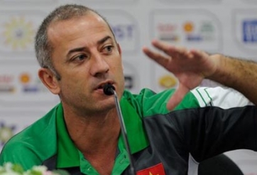 HLV Graechen đánh giá thế nào về bóng đá Việt Nam so với Thái Lan?