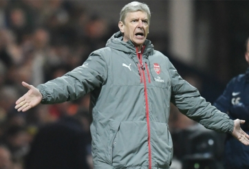 HLV Wenger nhận án phạt cực nặng từ FA