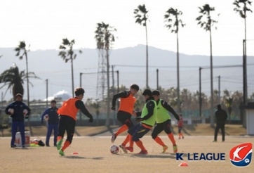 Xuân Trường và các đồng đội gặp 'cơn ác mộng' ở Nhật Bản