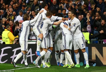 Real Madrid hạ đẹp Napoli với những siêu phẩm