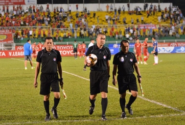 CLB Long An nói gì sau phản ứng khiến trận TP.HCM-Long An vỡ vụn?