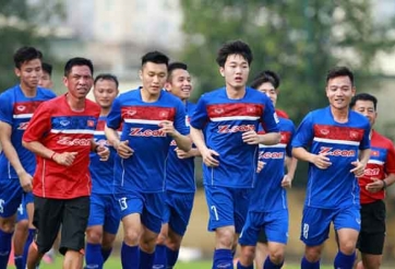 ĐT Việt Nam tập sân cỏ nhân tạo trước trận gặp Afghanistan