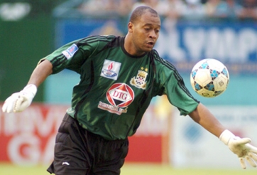 Phan Văn Santos: 'Người gác đền' cũng là chuyên gia sút phạt