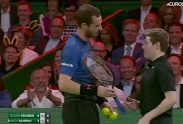 Tin thể thao 12-4: Murray nhường cậu bé nhặt bóng đấu FedEx