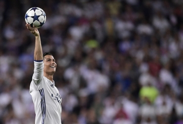 Ronaldo lập hat-trick, Real vào bán kết Champions League