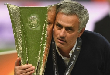 HLV Mourinho đi vào lịch sử sau chức vô địch Europa League