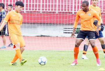 Xuân Trường cùng Gangwon đấu Liên quân TPHCM