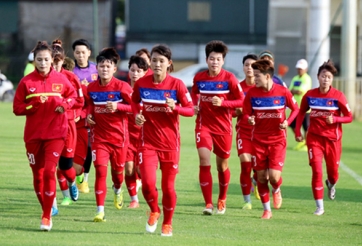 Giành vàng bóng đá SEA Games: Hãy để đội nữ lo!