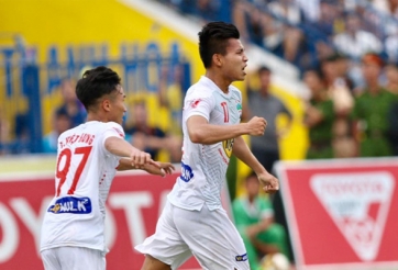 Văn Thanh ghi bàn như Maicon, HAGL vẫn thua thảm Thanh Hóa