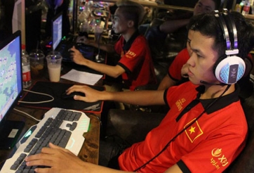 Trực tiếp AOE Việt Trung 2017: CSĐN lại 'hành' game thủ TQ