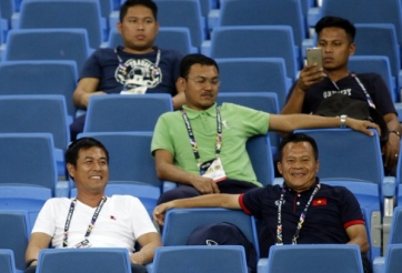 HLV Hữu Thắng cùng 'bộ sậu' do thám sức mạnh của U22 Indonesia