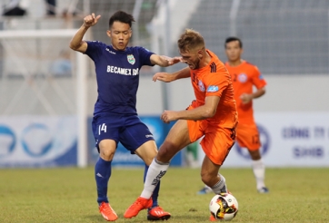 Bình Dương và SLNA đặt 1 chân vào chung kết cúp QG