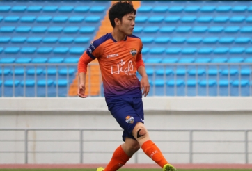 Xuân Trường đá chính, Gangwon thua đậm trước Seoul