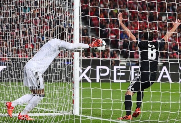 Rashford ghi bàn khó tin, MU giành ba điểm trước Benfica