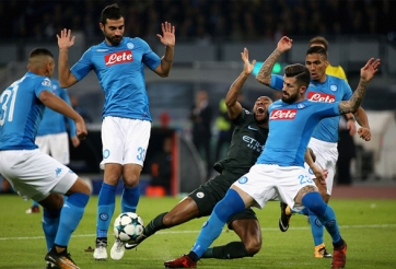 Bốn ông lớn đặt một chân rời Champions League