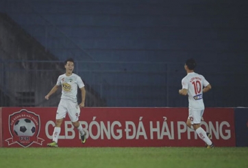 Bi hài chuyện tiền đạo HAGL sau 1958 phút mới nổ súng ở V-League