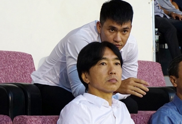 HLV Miura gây sốt trên sân Thống Nhất, nhắm vài cầu thủ dù mới đến VN