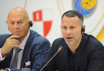 Giggs và Scholes nói gì về chiến thắng của U15 PVF trước Stoke City?