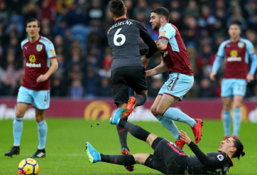 Arsenal bị Burnley 'tra tấn' tinh thần với pha bóng nguy hiểm