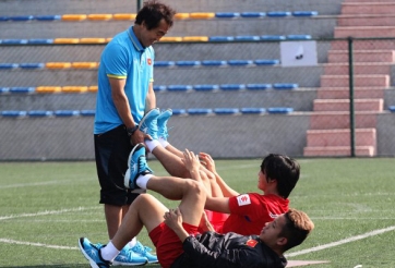 Tuấn Anh bị theo như hình với bóng, U23 VN méo mặt vì HLV họ Park