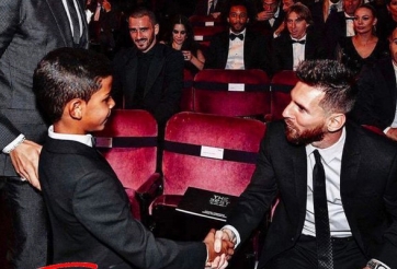Con trai Ronaldo gửi lời nhắn tới Messi trước thềm lễ trao QBV