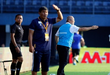 Hài hước chuyện HLV Park Hang Seo bị nhắc nhở ở trận thắng Myanmar