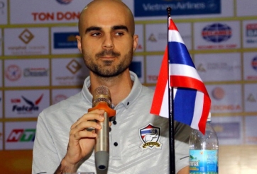 HLV Thái Lan choáng vì cầu thủ VN ban bật như Nhật Bản