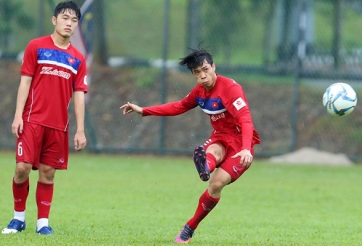 Xuân Trường, Quang Hải khiến đồng đội 'lác mắt' với tài sút phạt