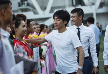 Choáng với những cầu thủ được HLV Miura 'xem giò xem cẳng'