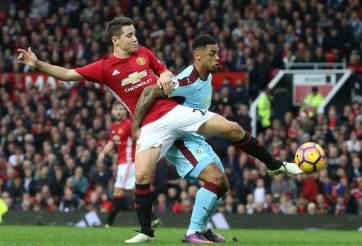 Man Utd tiếp tục bám đuổi MC bằng trận thắng Burnley