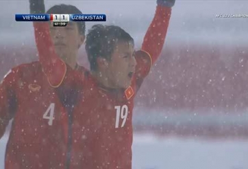 Vỡ òa với tuyệt phẩm của Quang Hải vào lưới Uzbekistan