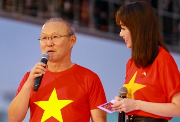 HLV Park Hang Seo khóc nức nở trong lễ mừng công của U23 VN