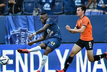 Hoàng Vũ Samson vỡ mộng đá châu lục khi gia nhập đại gia Thái Lan