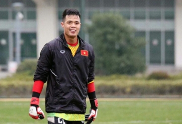 Thủ môn U23 Việt Nam: Chờ tiền thưởng sửa căn nhà dột và chữa bệnh ung thư cho mẹ
